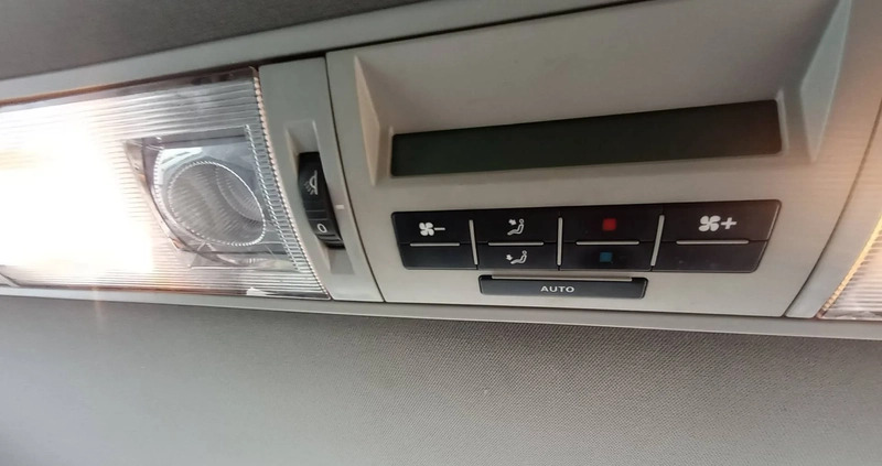 Volkswagen Caravelle cena 38900 przebieg: 410000, rok produkcji 2005 z Opole małe 67